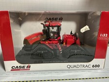 1/32 UNIVERSAL HOBBIES CASE IH QUADTRAC 600  {DISPLAYED}. picture