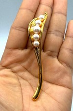 Vtg Unmarked Goldtone White Faux Pearl Cabochon Leaf Flower Brooch Pin picture