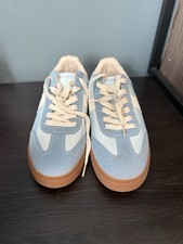 Cushionaire Women’s Size 10 Sneakers picture