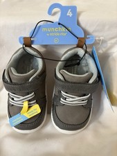 Munchkin by Stride Rite Baby Miller Walking Sneaker Two Tone Grey Size 4 New picture