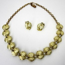 Pennino Leaf Rhinestone Necklace and Earring Set Botanical Vintage Gold Tone picture