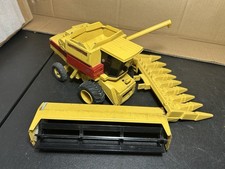 Vintage ERTL New Holland TR96 Combine 1987 Special Edition w/ corn & grain heads picture