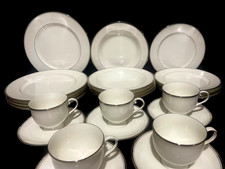 NIB Mikasa Gothic Platinum 25 AK018/705 5Pc Place Setting picture