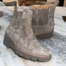Vionic Aria - Stone Grey Waxed Suede Casual Zip Wedge Ankle Boot Size 7.5W picture