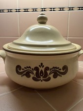 Vintage Pfaltzgraff Village Covered Casserole Dish 2 Qt Stoneware #6-315 USA picture