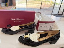 Salvatore Ferragamo Vara 1 Black Patent Leather Pumps 7 B 3cm Bow w/ Box picture