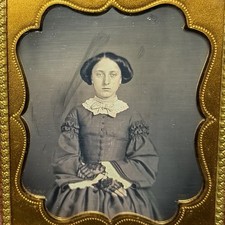 DAGUERREOTYPE - ⅙ plate 1840s Daguerreotype of a very beautiful and proper young picture