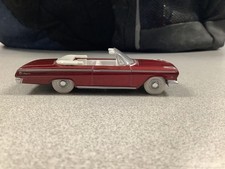 CHASE  1962 CHEVY IMPALA SS 409 CONVERTIBLE    AUTO WORLD VINTAGE MUSCLE   1:64 picture