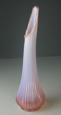 LE Smith Glass Swung Pink Opalescent Ribbed Vase 15
