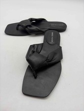 Pre-Owned Marc Fisher Black Size 7.5 Thong Sandals picture