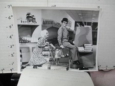 CBS TV show photo 1966 Red Skelton Patrice MUNSEL grocery store cart cereal box picture