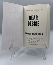 FREIDA MCFADDEN BARNES NOBLE SIGNED EXCLUSIVE DEAR DEBBIE BOOK AUTOGRAPH 1ST/1ST picture
