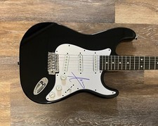 * AKON * signed electric guitar * SMACK THAT * 1 picture