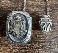 Vintage 1927 10K White & Yellow Gold Knight Crest Pin w/Hanging Year Pin picture