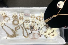 MIA Collection~BULK LOT of JEWELRY~25 Piece, Mixed~Costumes~Dress Up~Theater picture