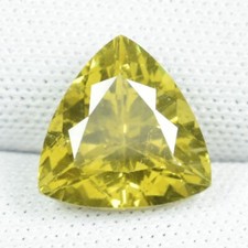 4.18 ct AMAZING SPARKLING GREENISH YELLOW  NATURAL APATITE  Trillion  See Vdo WR picture