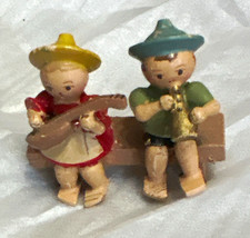 1:12 Dollhouse Miniature Wood Figurines with Bench, Multicolor picture