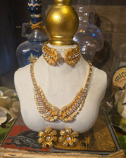 Rare-VTG Hollywood Regency 3pc Gold Tone Leaf Rhinestone Parure Necklace Set picture