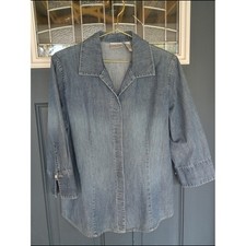 Chico's Light Blue Denim Hidden Button 3/4 Sleeve Top Size 2  Cottagecore Preppy picture