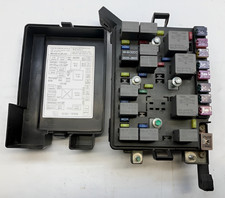 2005-2010 Kia Sportage Engine Fuse Box OEM picture