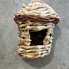 Hanging Round Straw Bird House Beige Brown Front Entrance 1 Compartment picture