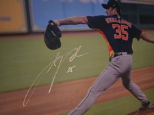 JUSTIN VERLANDER  ORIGINAL AUTOGRAPH WITH COA ON THIS VIBRANT 12X8.5
