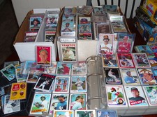 GIGANTIC ESTATE FIND OF VINTAGE SPORTSCARDS WITH VINTAGE UNOPENED PACKS MANTLE picture