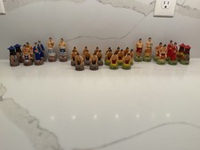 Vintage Japanese Sumo Wrestler Chess Set 32 Pieces Hand Painted Resin Complete picture