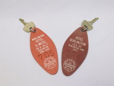 Burlington Hotel & Motel Room Keys 2 Keychains Burlington Iowa IA picture