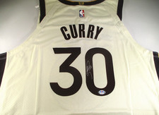 Stephen Curry / Autographed G.S Warriors 