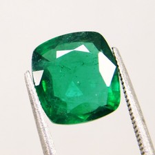 Certified 8.60 Ct Natural Cushion Shape Colombian Green Emerald loose Gemstone picture