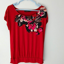 The Limited Women's M Red Floral Knit Scoop Neck Cap Sleeve Ruched Stretch Top picture
