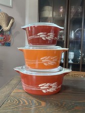 VINTAGE PYREX AUTUMN HARVEST Wheat & Butterfly Gold Casserole Dishes WITH LIDS picture