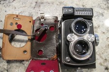 Vintage Yashica-Mat EM TLR 120 Film Camera Yashinon 80mm f/3.5 lens, Excellent picture