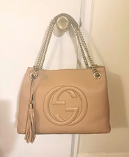 Gucci Soho Beige Pebbled Logo Medium Shoulder Bag Chain Strap Zip Tassel picture