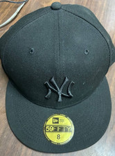 New Era New York Yankees 59FIFTY Fitted Hat Black on Black Size 8 MLB New picture