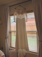 Missacc Ivory Lace Long Sleeve V-Neck Mermaid Full-Length Wedding Dress picture