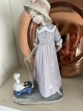 Lladró Porcelain Figurine Girl 9 Inches Retired picture