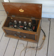 1920s KING MANUFACTURING CORP. Model 80 Tube Battery Radio picture
