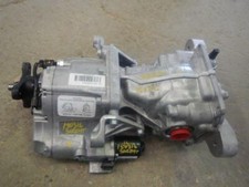 2016-2018 KIA Sorento Rear Axle Differential Carrier AWD Assembly OEM picture