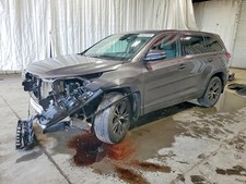 Used Wheel fits: 2018 Toyota Highlander 18x7-1/2 alloy 10 raised spoke 5 V spoke picture