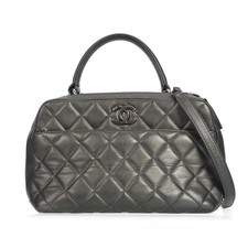 Pre-Owned Chanel Black Calfskin Shoulder Bag 54386518 picture