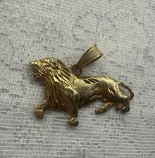 Estate 10kt 10K Solid Yellow Gold Lion Charm Pendant 2.3g  Vtg 90s Jewelry  RARE picture