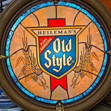 This is a vintage 1988 Heileman's Old Style faux stained glass lighted bar sign. picture