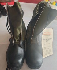 NEW VINTAGE 1968 US ARMY VIETNAM WAR ERA BATA JUNGLE BOOTS - SIZE 5.5 picture