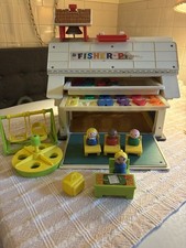 1971 Vintage Fisher Price #923 Play Family SCHOOL.  INCOMPLETE SEE PICTURES picture