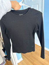 Trendy Queen Women's Black Crew Neck Long Sleeve Stretch Slim Fit Tee S picture