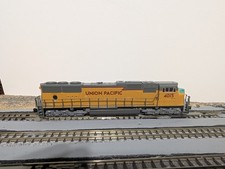 N Scale Kato Union Pacific SD70M Flat Radiator #4015 DC/DCC Equipped  picture