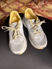 Vionic Athletic Sneakers Size 8 picture