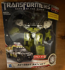 Hasbro Transformers Dark of the Moon Autobot Ratchet Voyager Class Boxed +Comic picture